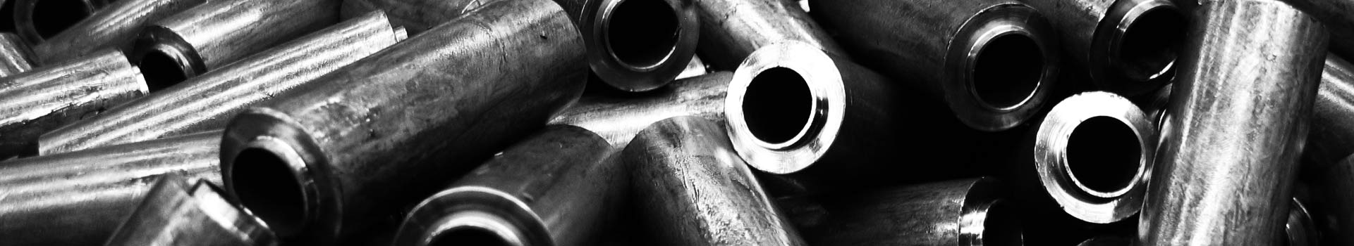 Tubi tagliati e lavorati